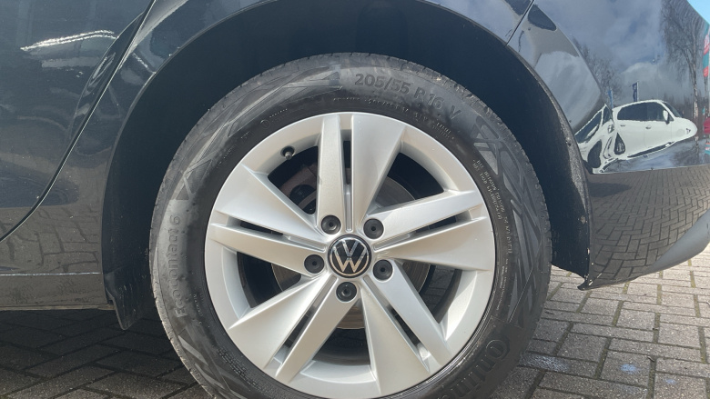 Volkswagen Golf 1.5 TSI Life 5dr Petrol Hatchback